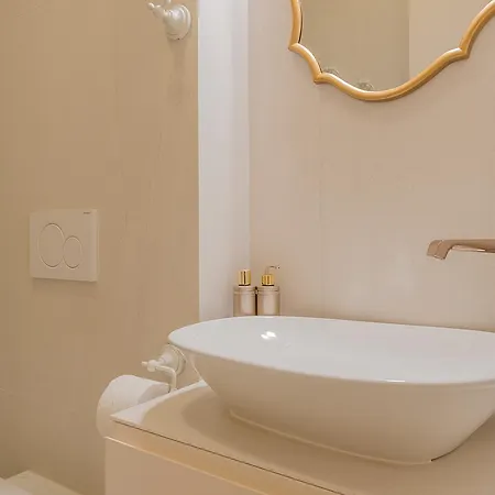 Levelup Apartment Split